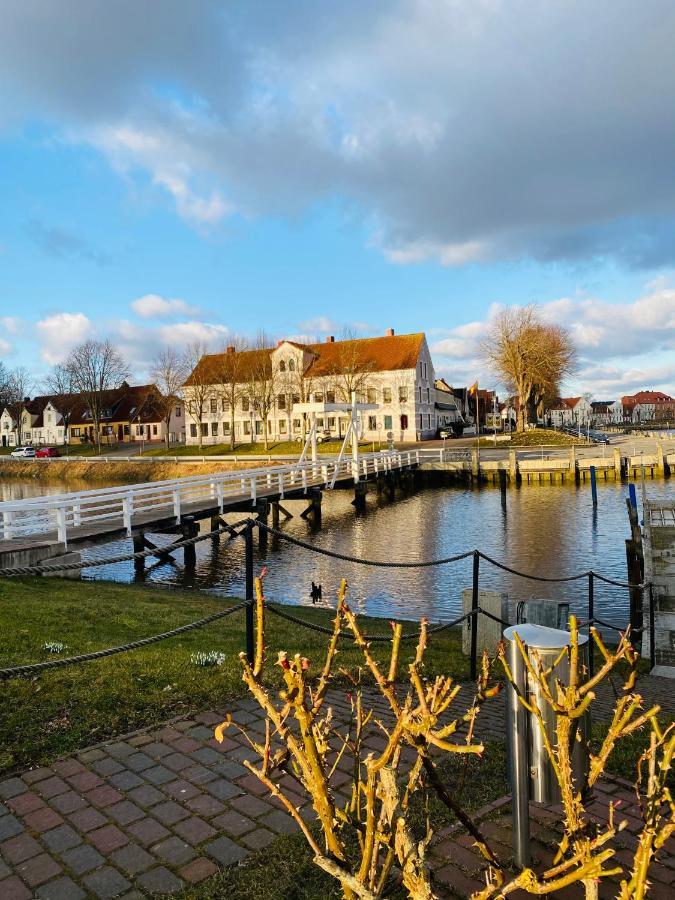 Gasthaus Hafenblick เทินนิง ภายนอก รูปภาพ